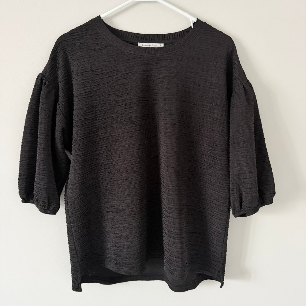 See‎ and Be Seen Black Textured Puff Sleeve Top Blouse Womens Small NWOT